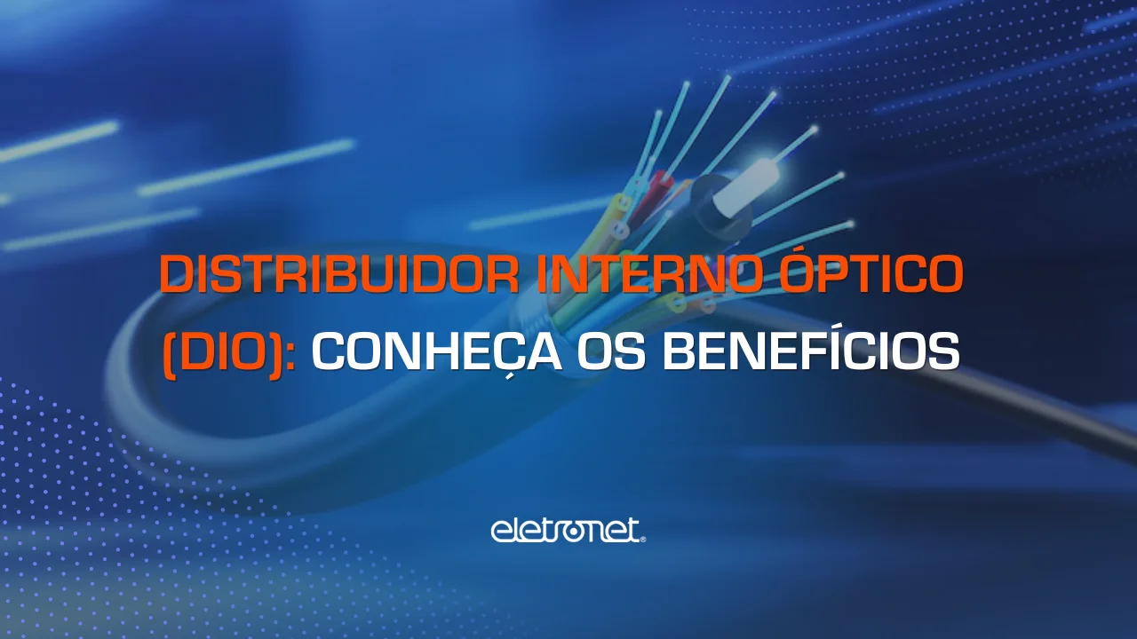 Imagem gráfica de um cabo de fibra óptica antes de ser conectado a um distribuidor interno óptico.